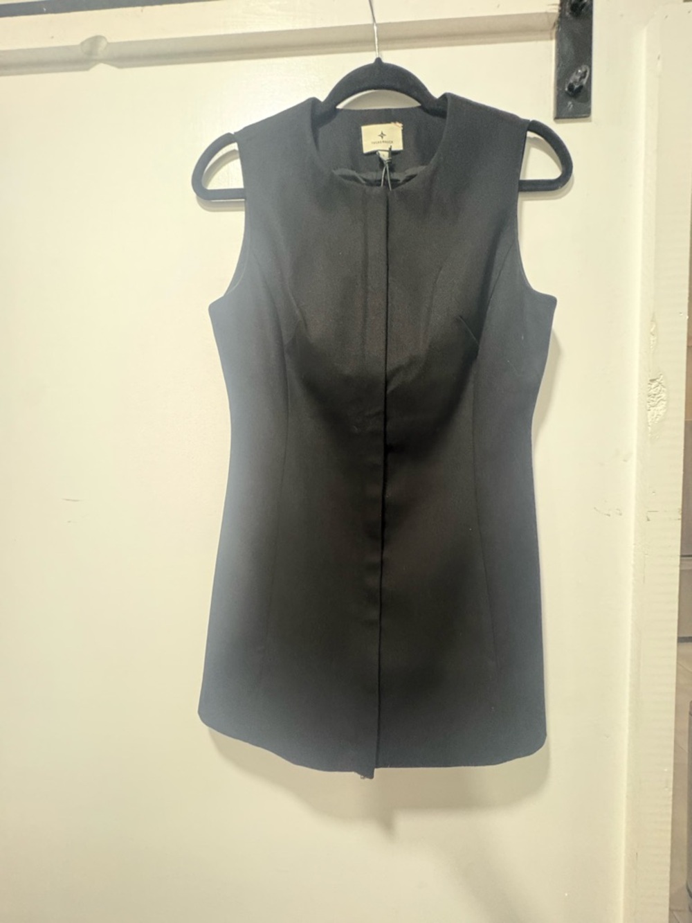 Tuckernuck Black Zip-Front Sleeveless Tunic - Picture 3 of 7